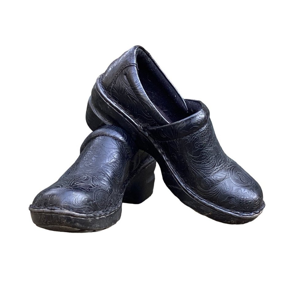 BOC Born Concept Peggy Black Paisley Embossed Vegan Leather Clogs Womens Size 7